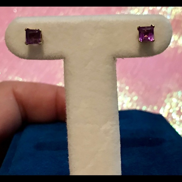 ❌❌❌SOLD❌❌❌❌10  KARAT YELLOW GOLD AMETHYST EARRINGS - Picture 4 of 8